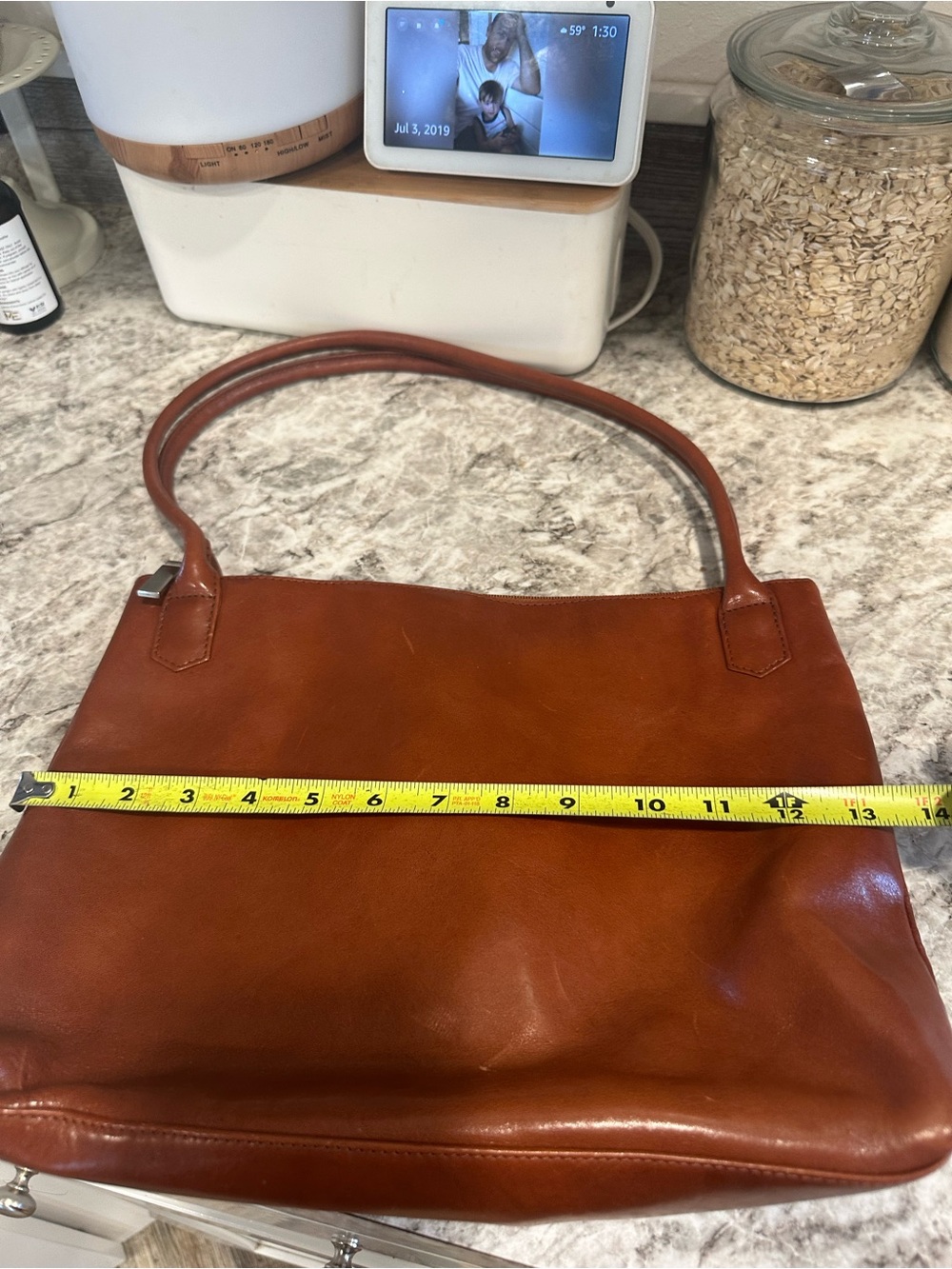 Classic Leather Shoulder Bag in Brown - Picture 4 of 4